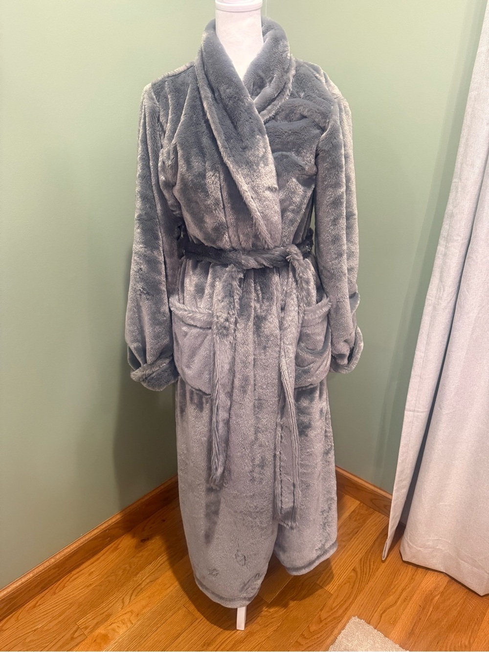 Soma Plush Fleece Robe in Heather Gray